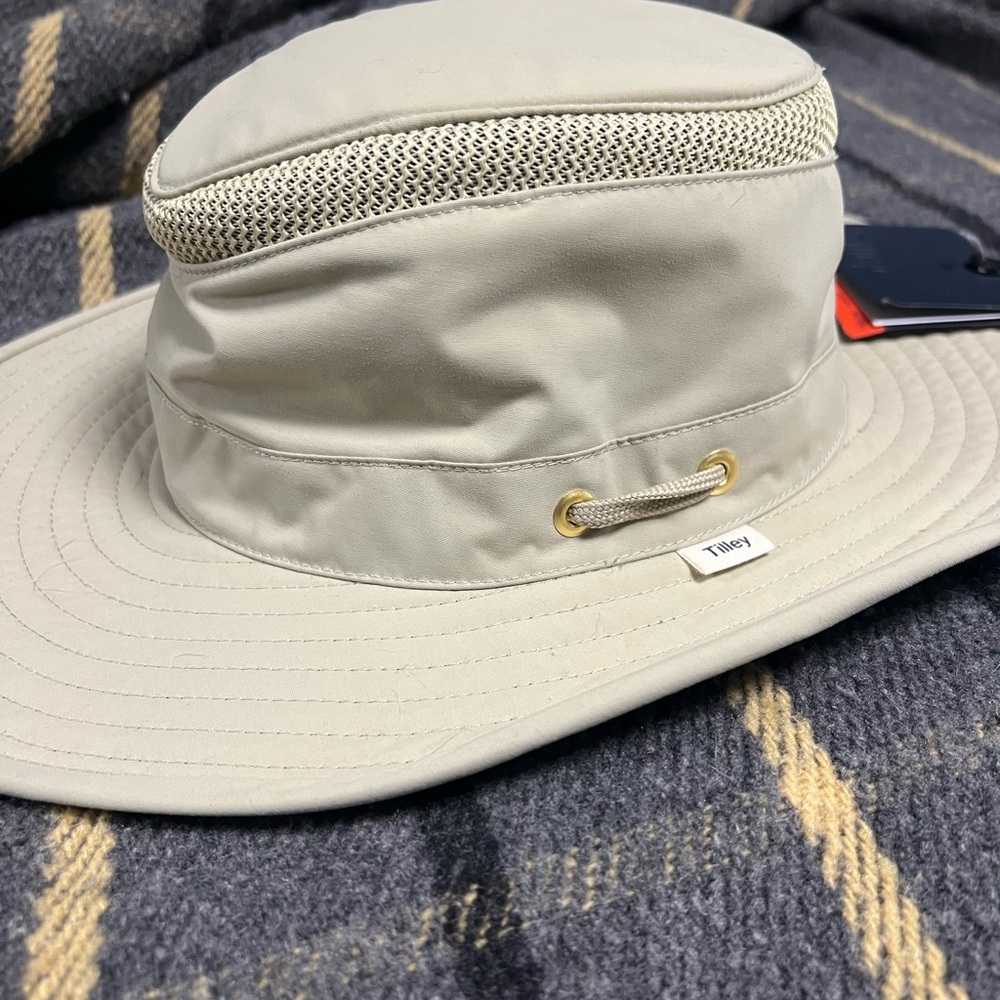 Tilley Airflo Hat NWT